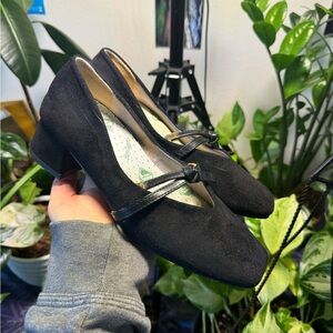 Black Peep-Toe Flats with Bow Detail